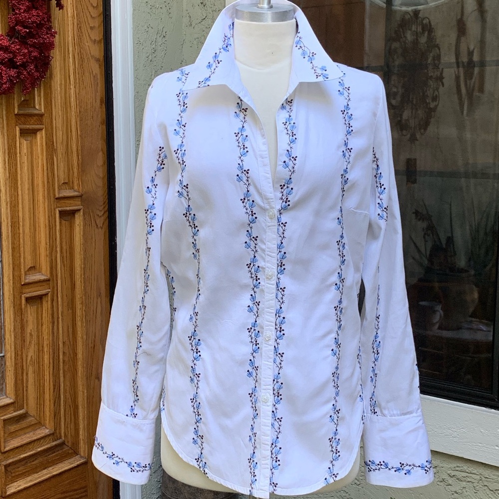 JOHNNY COTTON Button-Down Long Sleeve shirt.